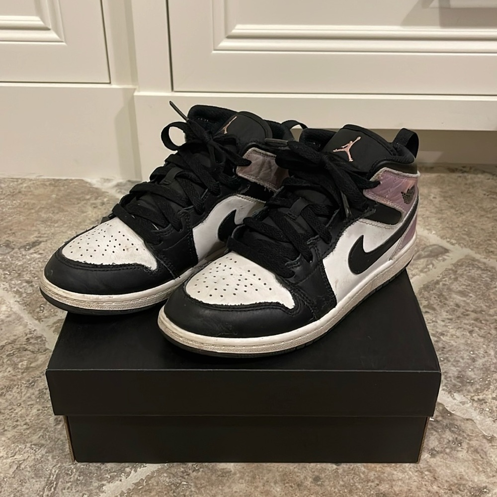 Nike Air Jordan 1 Mid Tie Dye Bleached Coral White